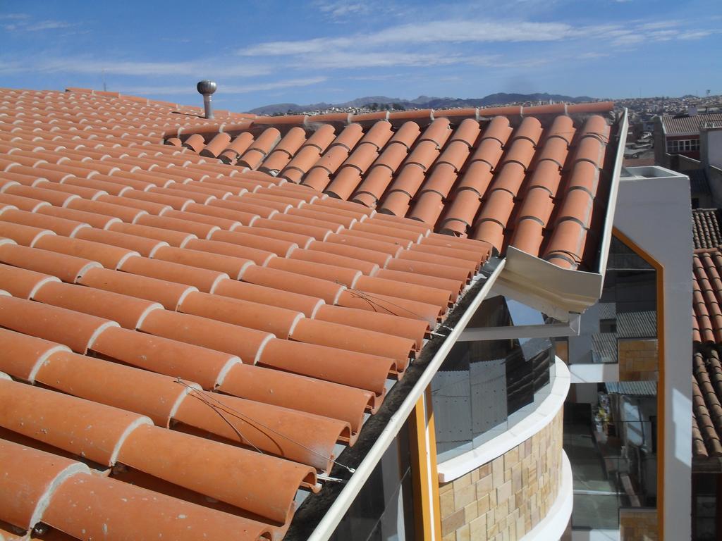 Hostal Corona Blanca Sucre Exterior photo